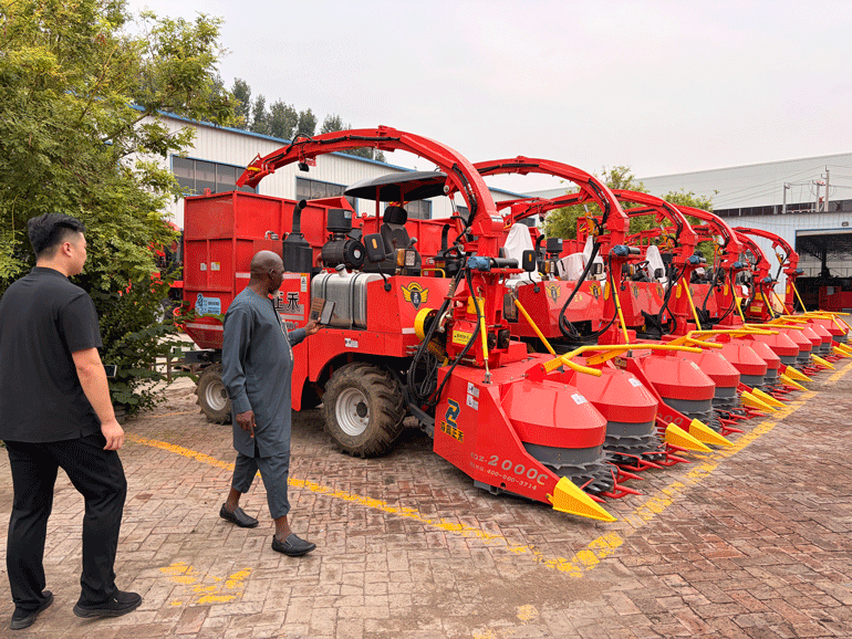 Overseas Clients Visit Senrui Agricultural And Livestock Equipment To Explore New Opportunities For International Cooperation In Agricultural Machinery. Overseas Clients Visit Senrui Agricultural And Livestock Equipment To Explore New Opportunities For International Cooperation In Agricultural Machinery.