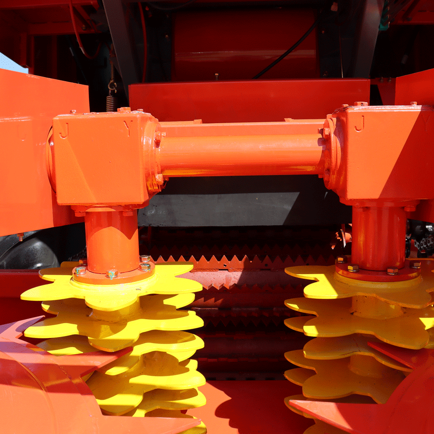 Hot Selling 4QZ‑2600 Good Quality Four Roll Horizontal Feeding Self Propelled 320Hp Diesel Power Pto Silage Harvester For Farm Hot Selling 4QZ‑2600 Good Quality Four Roll Horizontal Feeding Self Propelled 320Hp Diesel Power Pto Silage Harvester For Farm