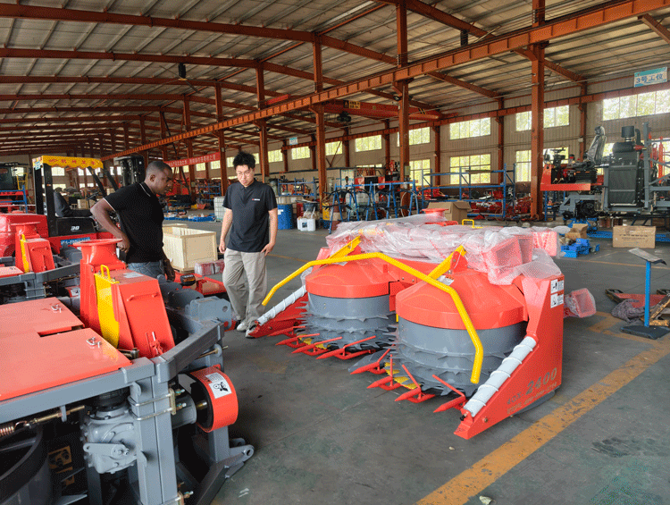 Seeing Is Believing! Overseas Clients Visit The Factory To Thoroughly Verify The Robust Capabilities Of The Silage Equipment. Seeing Is Believing! Overseas Clients Visit The Factory To Thoroughly Verify The Robust Capabilities Of The Silage Equipment.